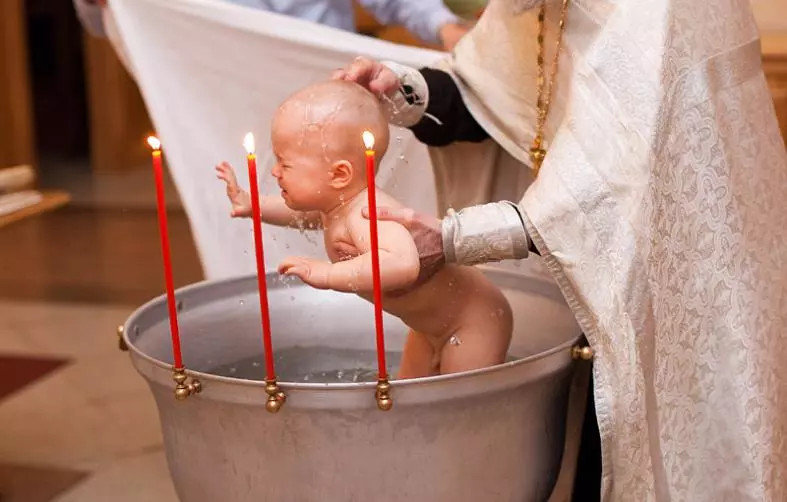 Что делает крестная во время крещения. А.И.Осипов. Таинство крещения. Крещение младенца. Купель для крещения младенцев. Чан для крещения младенца.